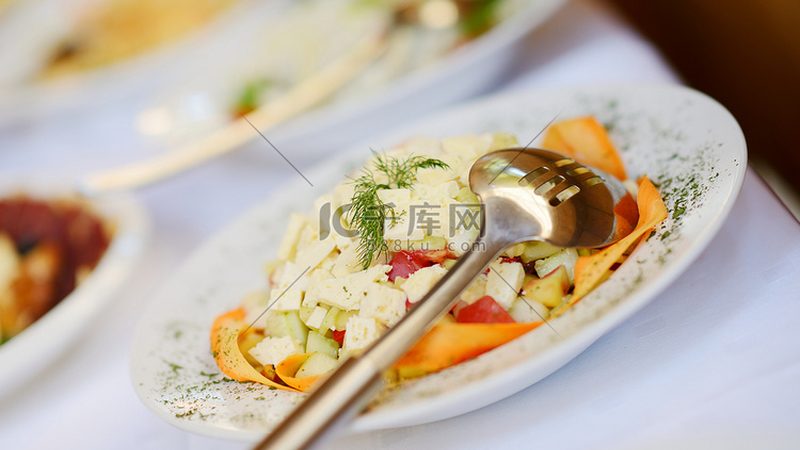 食品代加工代理加盟，如何把握行业标准？**
