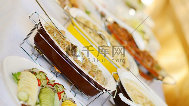 模式差异：社区团购的邻里优势与生鲜电商的全国覆盖